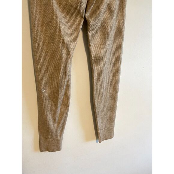 NWOT Lululemon Engineered Warmth Jogger MERINO WOOL "Cafe Au Lait" SIZE 4 - Picture 4 of 8